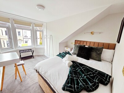 3-Bed Home in Glasgow