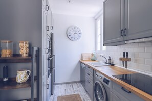 Fridge, microwave, oven, stovetop