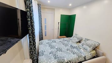 1 bedroom, iron/ironing board, WiFi, bed sheets