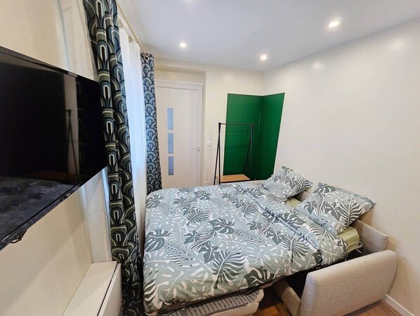 1 bedroom, iron/ironing board, WiFi, bed sheets