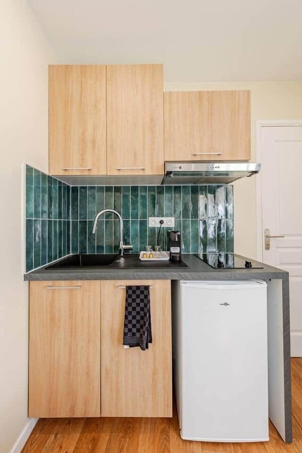Fridge, microwave, cookware/dishes/utensils