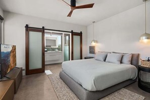 5 bedrooms, desk, iron/ironing board, travel cot
