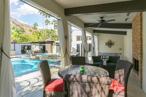 Outdoor dining - The Rose House (Palm Springs)