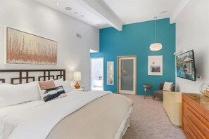 5 bedrooms, iron/ironing board, WiFi, bed sheets - The Rose House (Palm Springs)