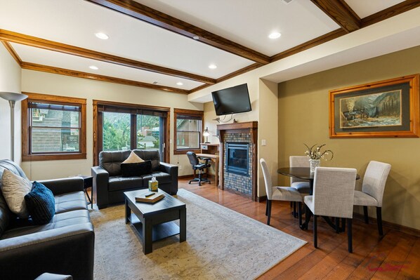 Smart TV, fireplace, offices