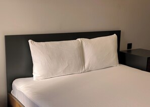 Suite Junior, balcone, vista montagna | Biancheria in cotone egiziano, biancheria da letto di alta qualità