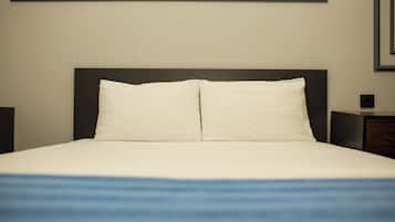 Deluxe Suite, Mountain View | Egyptian cotton sheets, premium bedding, blackout curtains