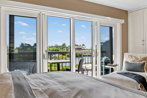 2 室のベッドルーム、アイロン / アイロン台、WiFi (無料)、ベッドシーツ