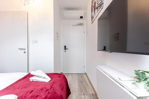1 bedroom, WiFi, bed sheets