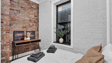 3 bedrooms, desk, iron/ironing board, WiFi