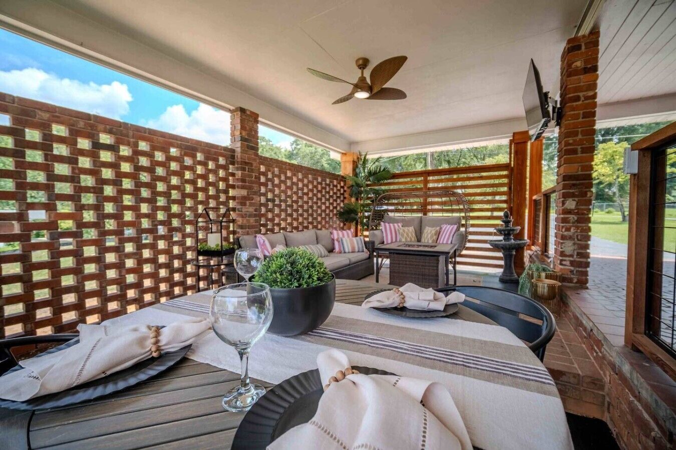 Outdoor dining