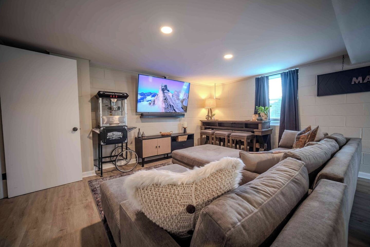 TV