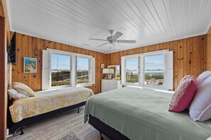 4 bedrooms, iron/ironing board, free WiFi, bed sheets