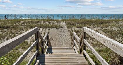 Holliday Haven #200 - Oceanfront Escape in Topsail Beach, Sleeps 9!