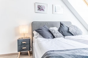 1 bedroom, WiFi, bed sheets