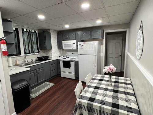 Spacious 5-bedroom house in charming Uniontown