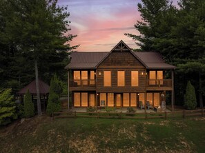 Exterior - Luxury Cabin w/ All-Inclusive Resort Amenities (Pigeon Forge)