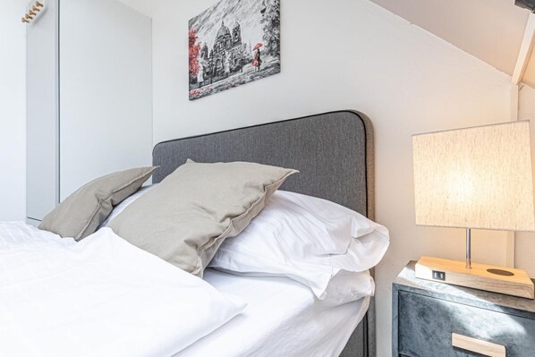 1 bedroom, WiFi, bed sheets