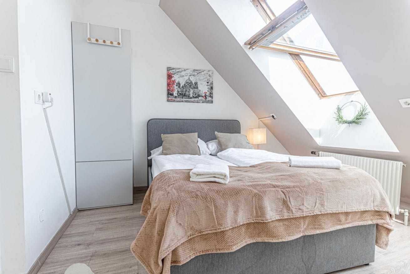 1 bedroom, WiFi, bed sheets