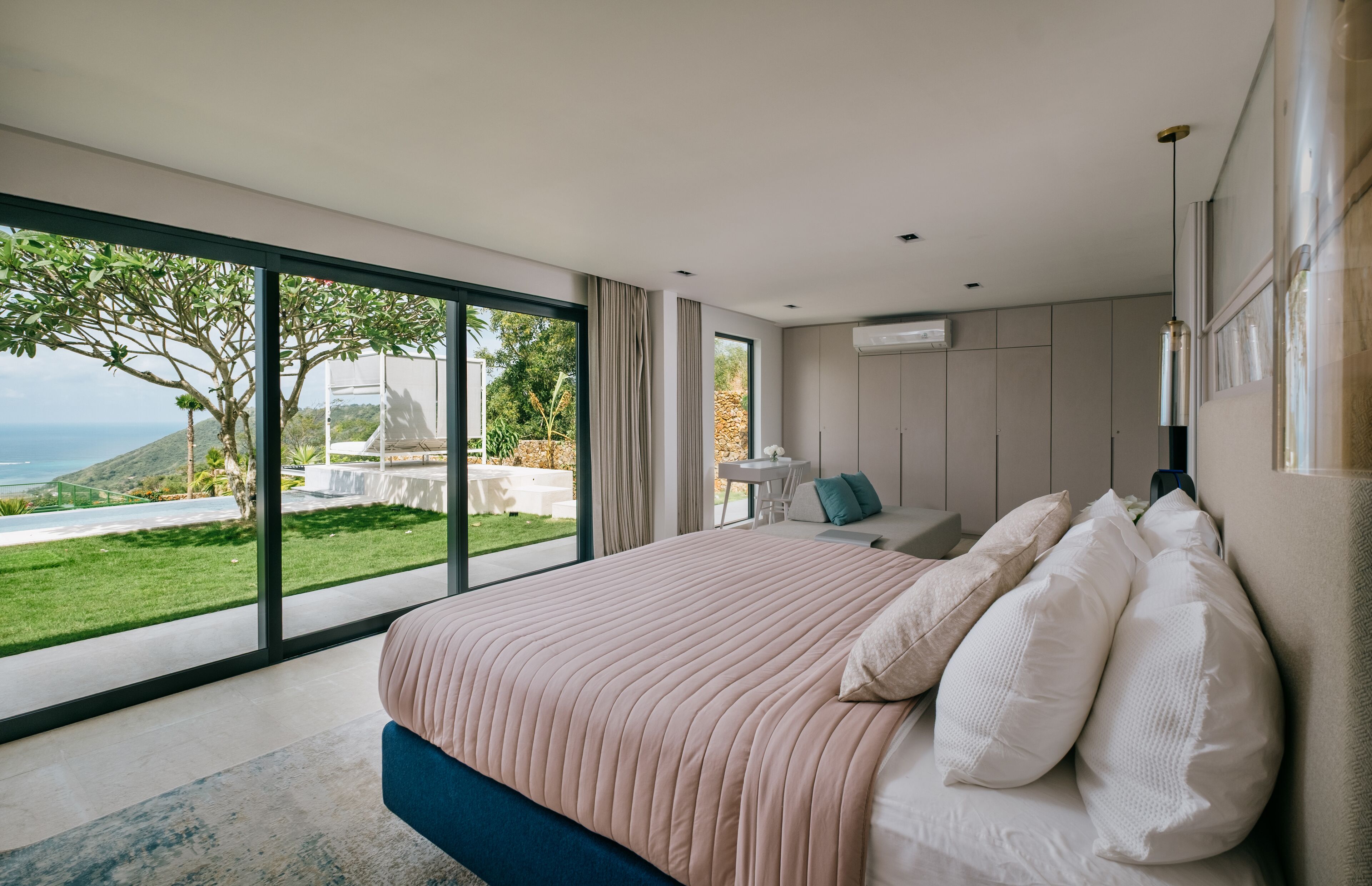 4 bedrooms, in-room safe, iron/ironing board, travel cot