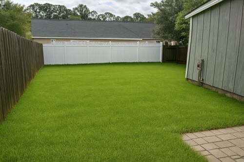 Cozy Timuquana Townhome Private Yard & Parking Family and Pet-friendly