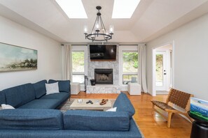 TV, fireplace, table tennis