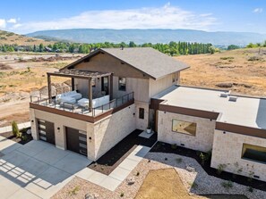 Exterior - Modern Chalet w/ Stunning Mountain Views (Midway)