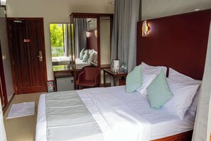 Deluxe Double Room | Desk, free WiFi