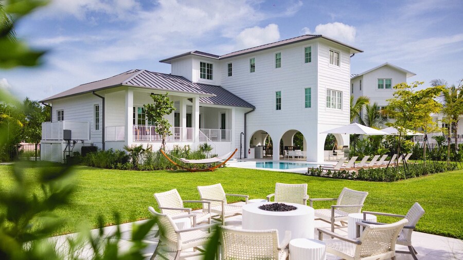 Brand New The Greenmoor House With Pool