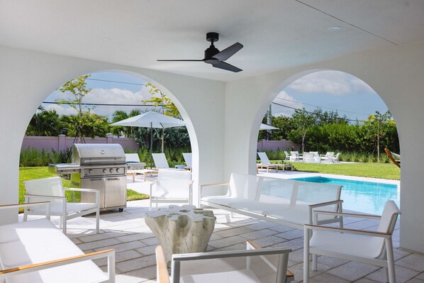 House | 6 bedrooms, Internet