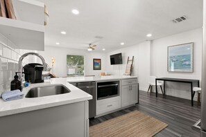 House | 4 bedrooms, Internet - NEW Soho Home - Perfect Space for Families (Tampa)