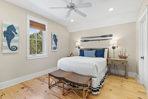 4 bedrooms, desk, iron/ironing board, WiFi