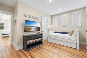 4 عدّة غرف نوم ومكتب ومكواة/لوح كي وواي فاي