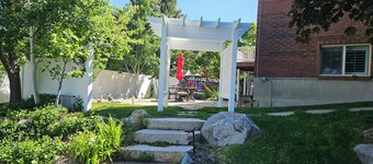 Newly Remodeled Basement Apartment - In/Outdoor Games, Private Patio, BBQ Grill