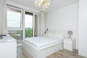 2 habitaciones, tabla de planchar con plancha, internet y ropa de cama 