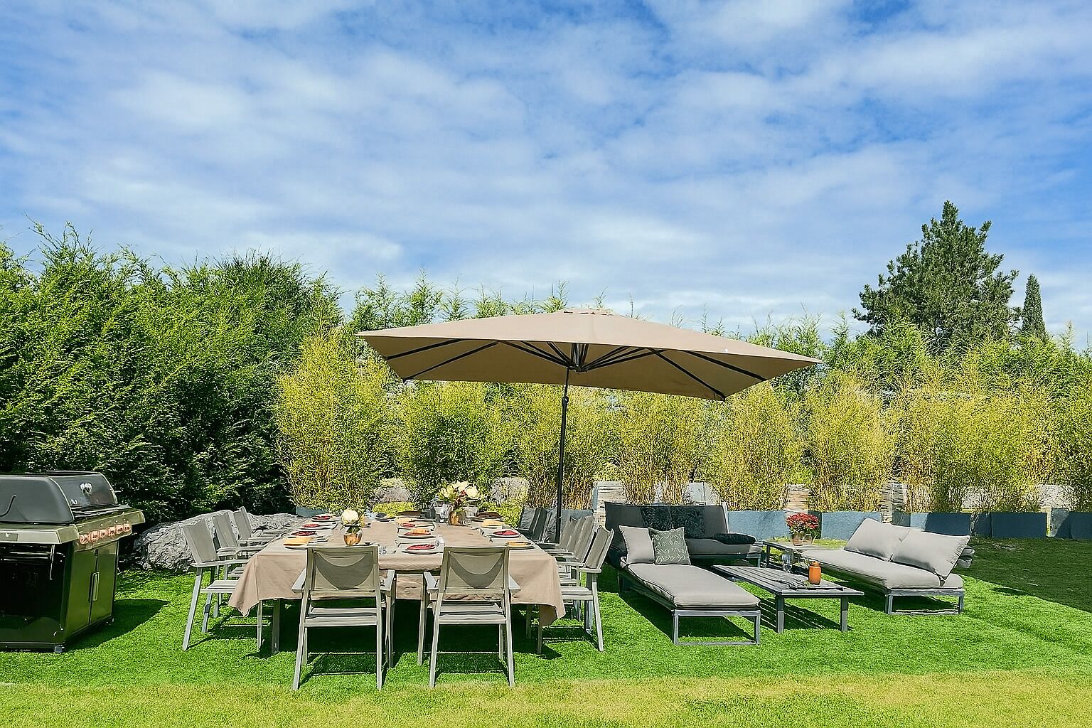Outdoor dining