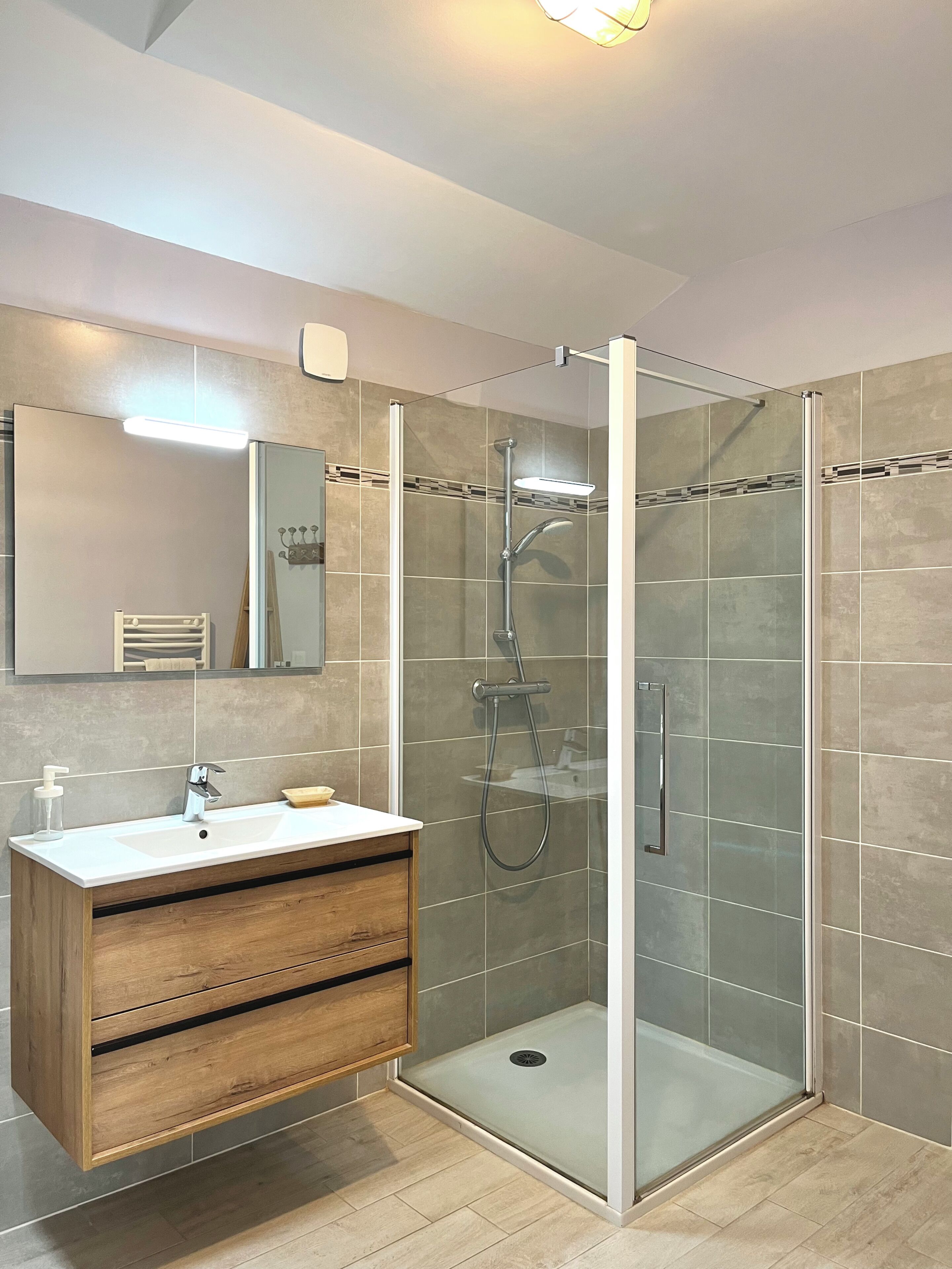 Towels, toilet paper