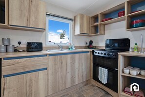Fridge, microwave