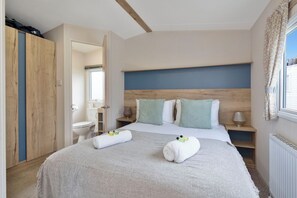 3 makuuhuonetta, silitysrauta/-lauta, ilmainen Wi-Fi, vuodevaatteet