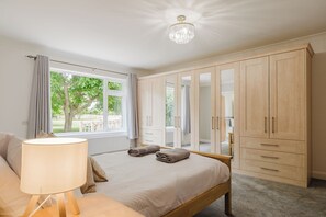 4 habitaciones, tabla de planchar con plancha y wifi gratis