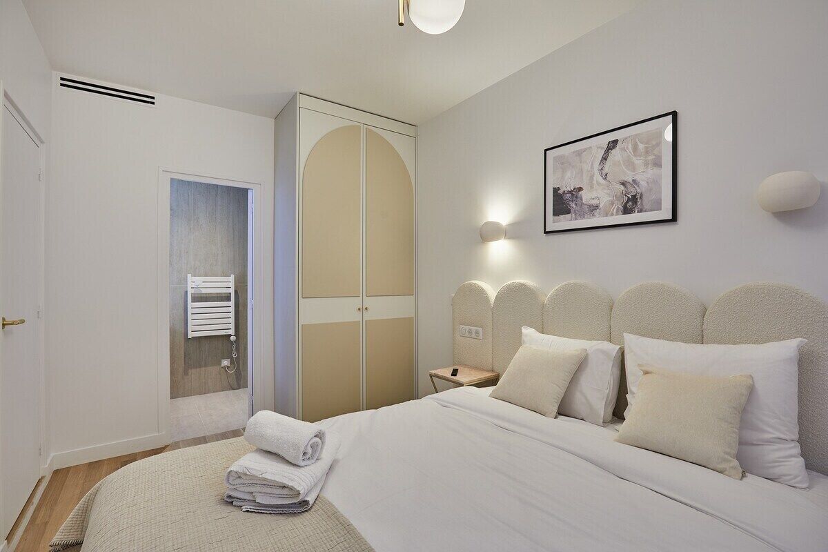 2 bedrooms, iron/ironing board, travel crib, WiFi