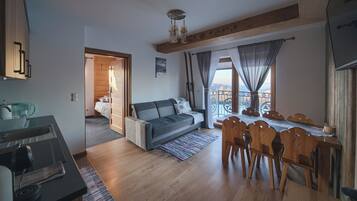 Apartament typu Deluxe z balkonem i widokiem na góry | Area keluarga