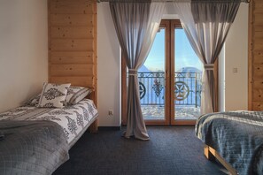 Iron/ironing board, free WiFi