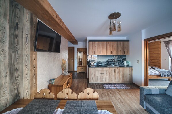 Apartament typu Deluxe z balkonem i widokiem na góry | Private kitchen