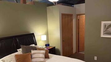 2 間睡房、熨斗/熨衫板、Wi-Fi、床單