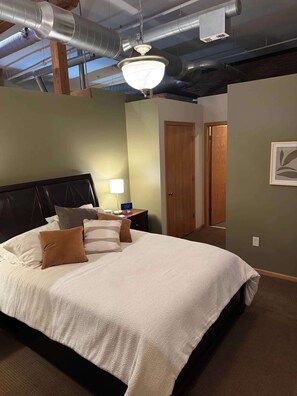 2 間睡房、熨斗/熨衫板、Wi-Fi、床單