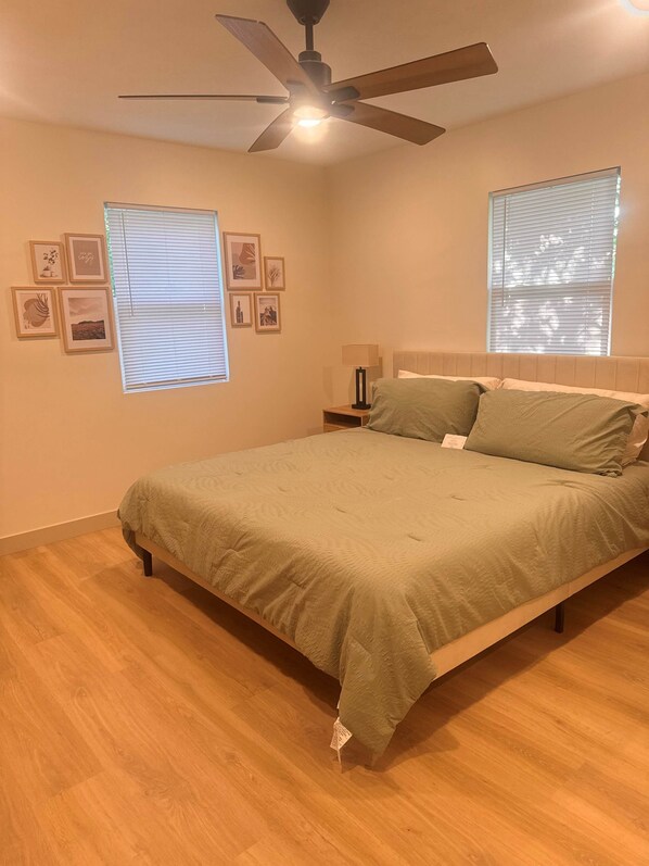 4 bedrooms, desk, iron/ironing board, travel crib