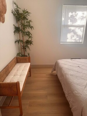 Desk, iron/ironing board, travel cot, WiFi
