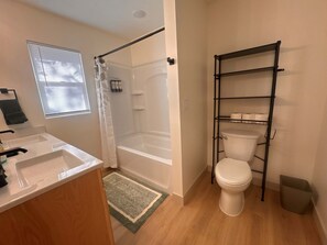 淋浴設備、風筒、提供毛巾