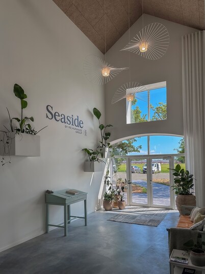 Seaside Retreat & Hotel